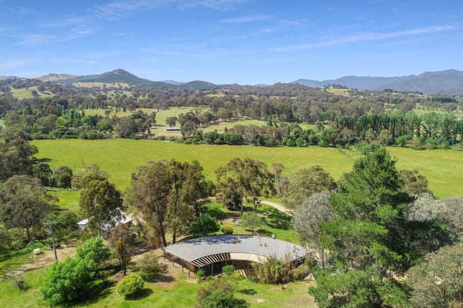 174 Godwills Road Goughs Bay VIC 3723 174 Godwills Road Goughs Bay VIC 3723