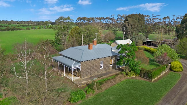 196 Hamilton-Chatsworth Road Hamilton VIC 3300 196 Hamilton-Chatsworth Road Hamilton VIC 3300