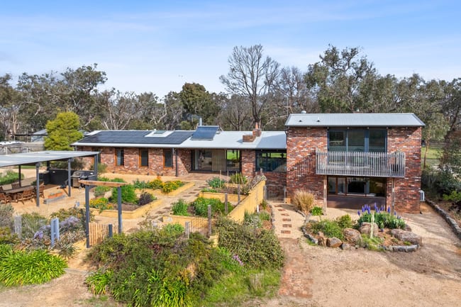 205 Minter Drive Bellbrae VIC 3228 205 Minter Drive Bellbrae VIC 3228
