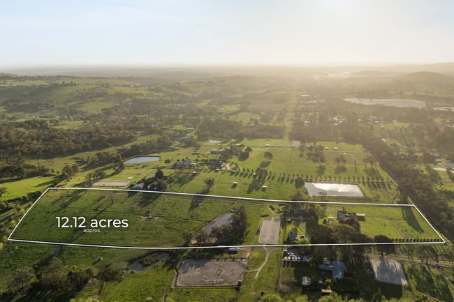 22 Mountain Flat Road Narre Warren East VIC 3804 22 Mountain Flat Road Narre Warren East VIC 3804