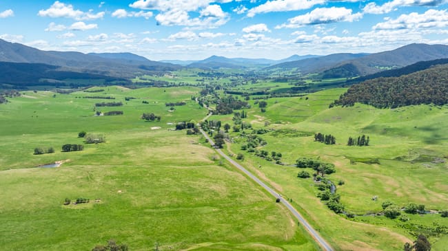 'Grassmere'/2485 Tallangatta Creek Rd Tallangatta Valley VIC 3701 'Grassmere'/2485 Tallangatta Creek Rd Tallangatta Valley VIC 3701