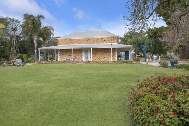 137 Emu Rock Road Armagh SA 5453 137 Emu Rock Road Armagh SA 5453