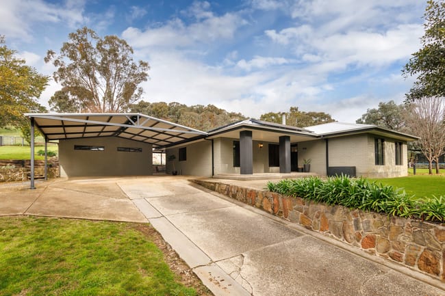 817 Huon Creek Road Huon Creek VIC 3691 817 Huon Creek Road Huon Creek VIC 3691
