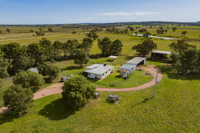 25 Kamarah Road Narrandera NSW 2700