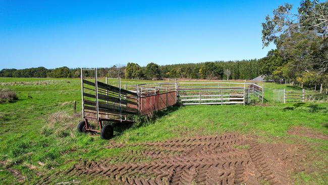 Lovetts Lane Heywood VIC 3304 Lovetts Lane Heywood VIC 3304