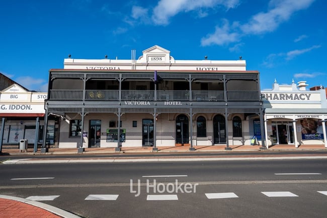 (business) The Victoria Hotel Collie WA 6225