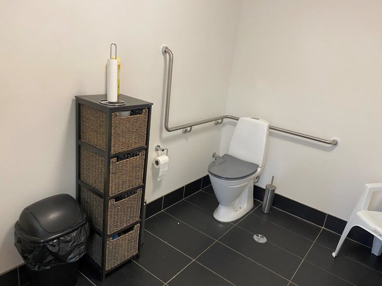 Click to view all images 4/75 Redland Bay Road Capalaba QLD 4157 - Image 3