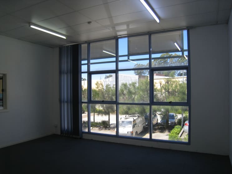 Click to view all images Peakhurst NSW 2210 - Image 3