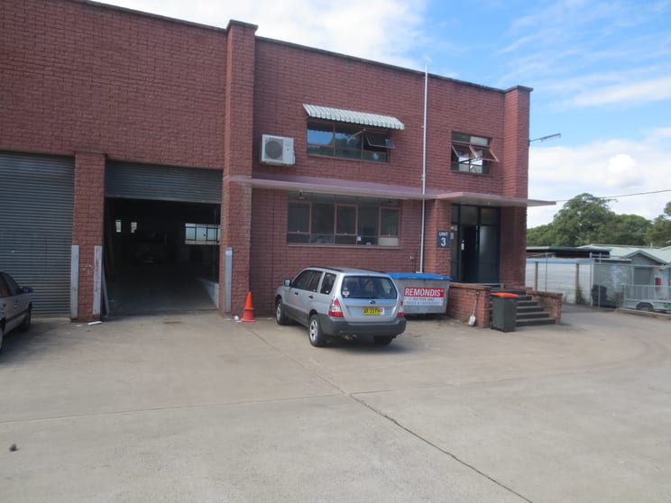 Click to view all images 3/6 Depot Road Peakhurst NSW 2210 - Image 1