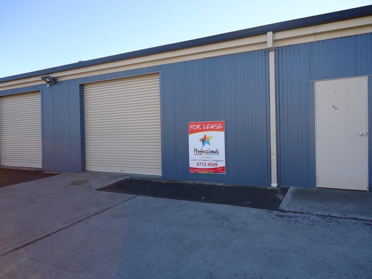 Click to view all images 2/233 Mann Street Armidale NSW 2350 - Image 2
