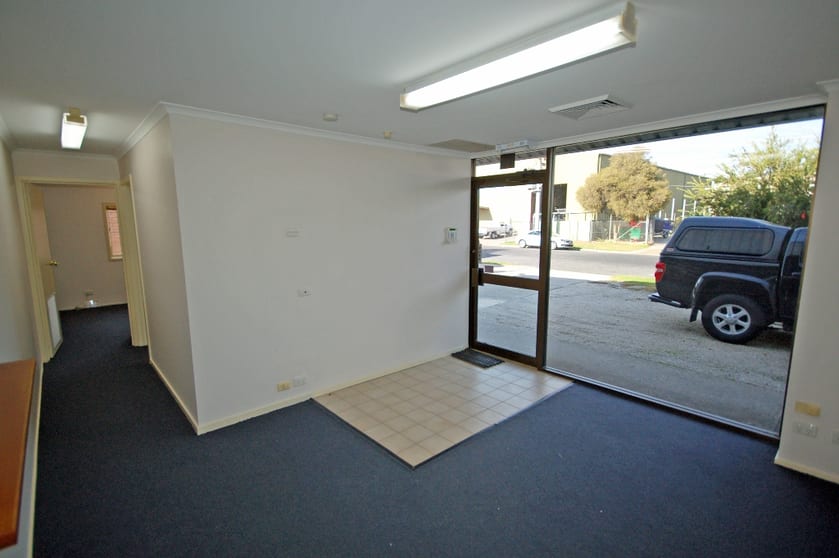 Click to view all images 14 Mint Street Wodonga VIC 3690 - Image 3