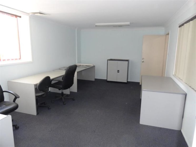 Click to view all images 613 Tower Road Bankstown NSW 2200 - Image 2