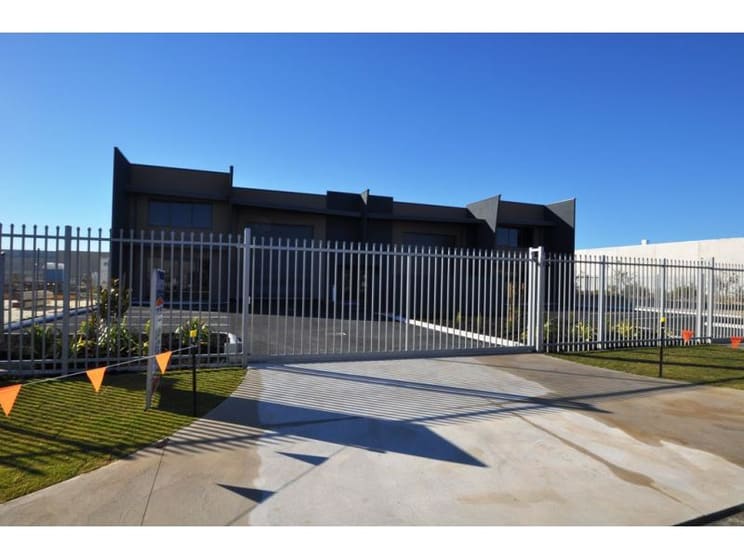 Click to view all images 2/22 Dillington Pass Landsdale WA 6065 - Image 1