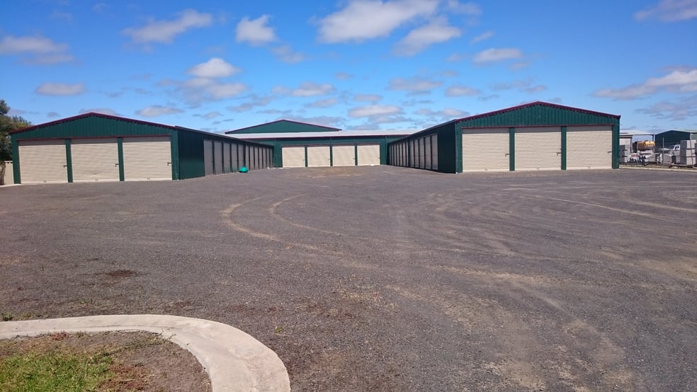 Click to view all images 37 Rossmoyne Road Colac West VIC 3250 - Image 1