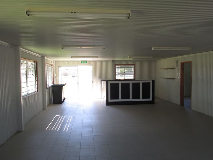 Click to view all images 1565 Booral Road Urangan QLD 4655 - Image 2