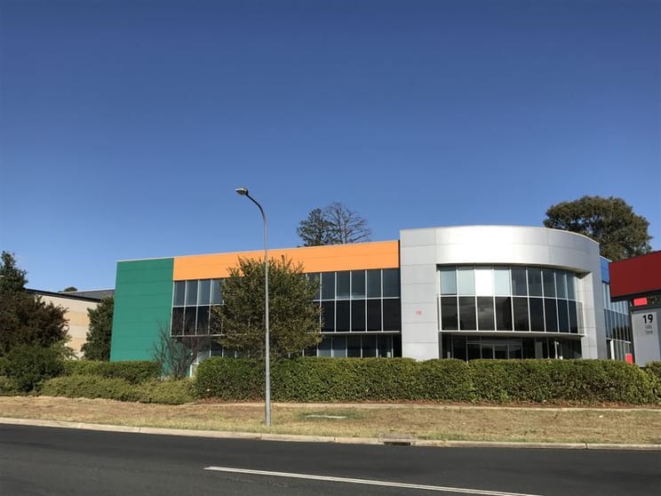 Click to view all images 19 Dalby Street Fyshwick ACT 2609 - Image 1