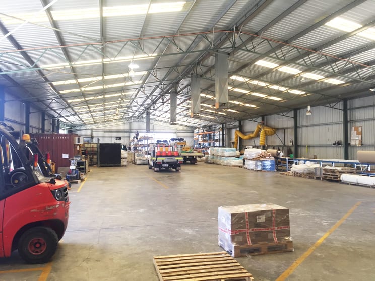 Click to view all images Unit 2/96-98 Radium Street Welshpool WA 6106 - Image 3
