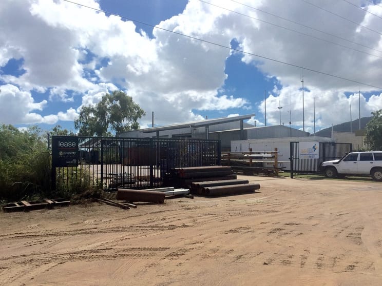 Click to view all images 125 Allambie Lane Rasmussen QLD 4815 - Image 1
