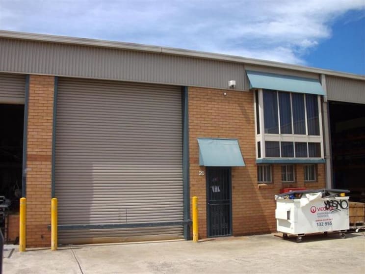 Click to view all images 4 - 6 Barry Road Chipping Norton NSW 2170 - Image 2