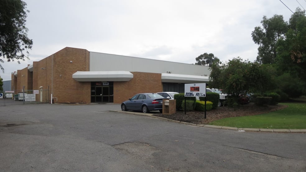 Click to view all images 2/8 Glassford Road Kewdale WA 6105 - Image 1