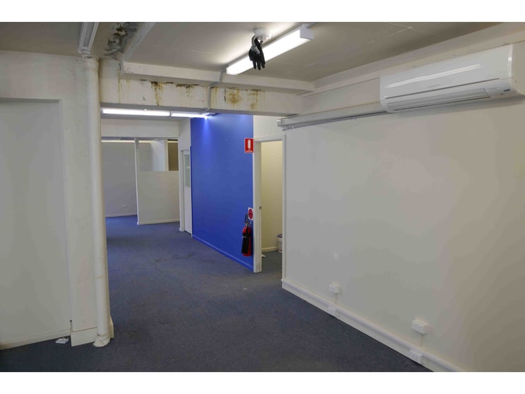 Click to view all images 11 & 12/81-83 Katoomba Street Katoomba NSW 2780 - Image 3