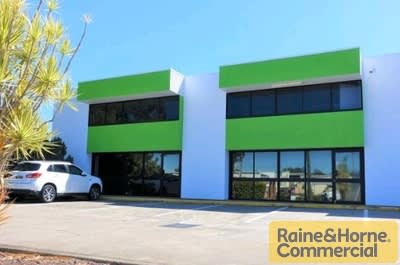 Click to view all images 9 & 10/32 Spine Street Sumner QLD 4074 - Image 1
