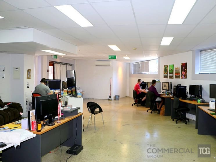Click to view all images 1.1/92 Commercial Road Newstead QLD 4006 - Image 3