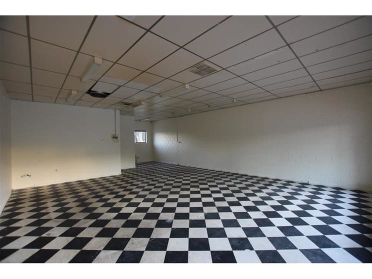 Click to view all images Shop 3 & 6 1-5 Canberra Drive Aberfoyle Park SA 5159 - Image 3