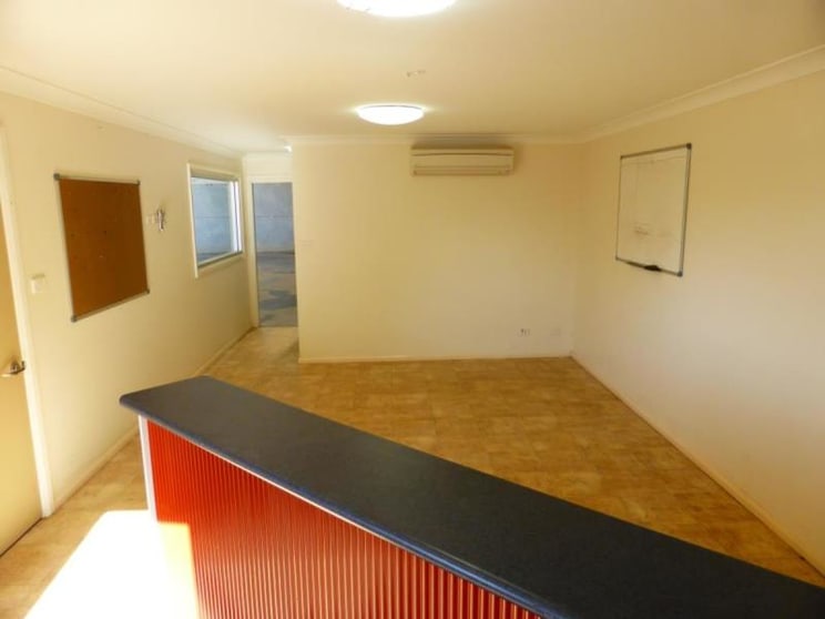 Click to view all images 4/44 Mountbatten Drive Dubbo NSW 2830 - Image 2