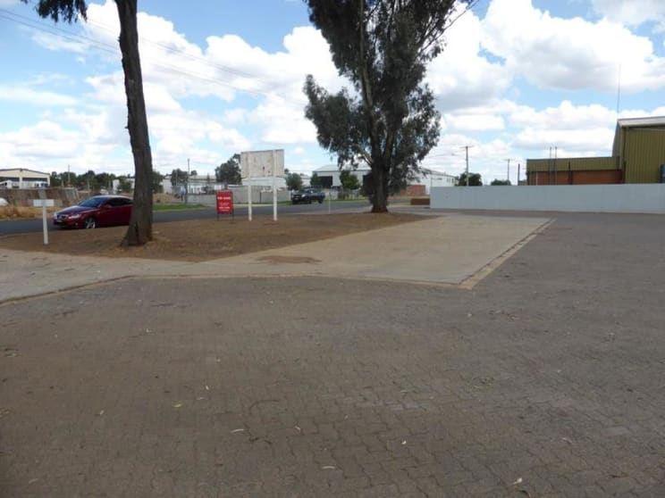 Click to view all images 76 Fitzroy Street Dubbo NSW 2830 - Image 3