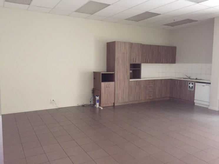 Click to view all images 260 Welshpool Road Welshpool WA 6106 - Image 2