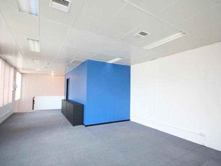 Click to view all images 167 Middleborough Road Box Hill VIC 3128 - Image 3