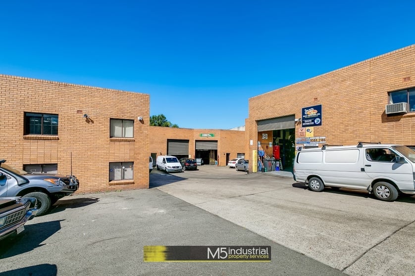 Click to view all images 4/15 Lorraine Street Peakhurst NSW 2210 - Image 1