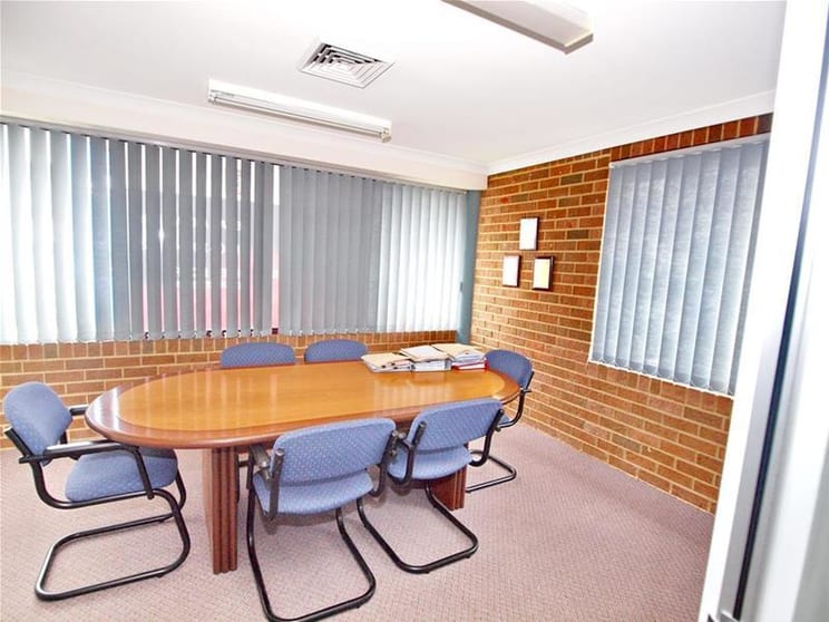 Click to view all images (Unit 4)/2 Smith Street Charlestown NSW 2290 - Image 3