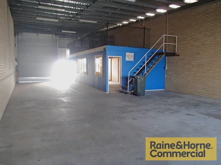Click to view all images 8/28 Bangor Street Archerfield QLD 4108 - Image 2