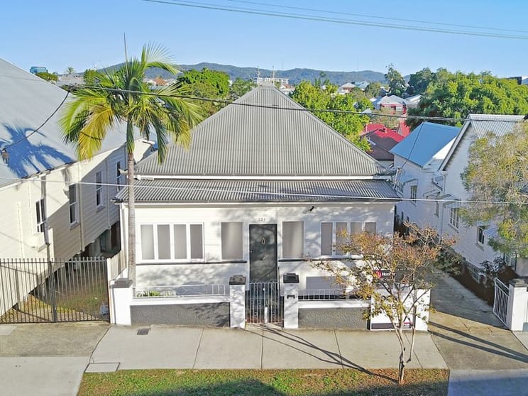 Click to view all images 223 Boundary Street West End QLD 4101 - Image 1