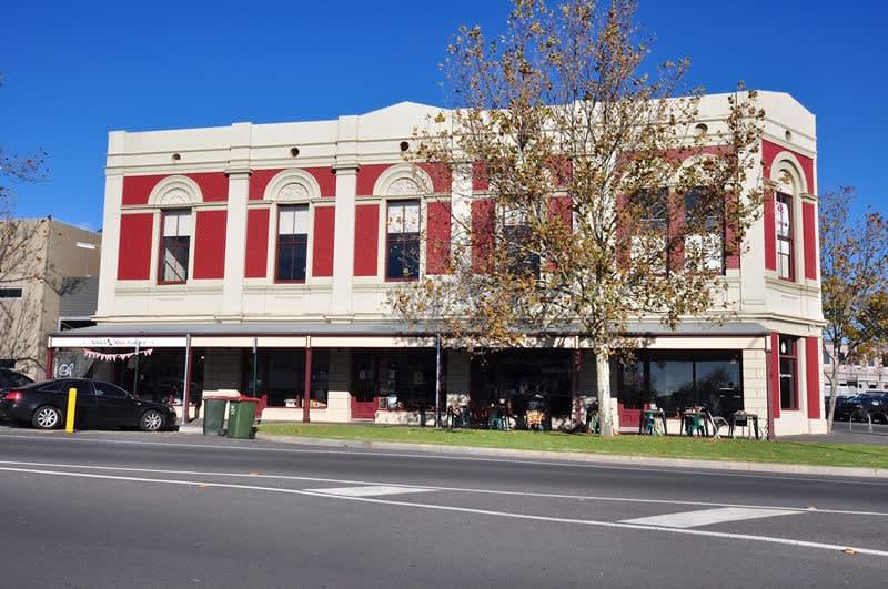 Click to view all images Office 1/41-43 Mundy Street Bendigo VIC 3550 - Image 1