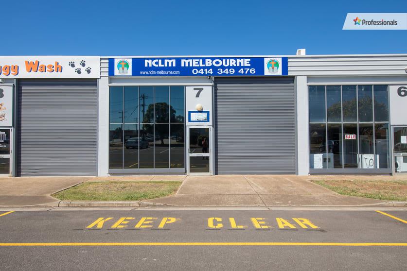 Click to view all images 7/8 Norton Drive Melton VIC 3337 - Image 1