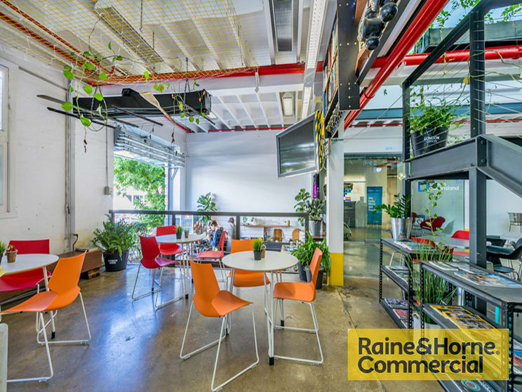 Click to view all images 1/30 Florence Street Newstead QLD 4006 - Image 3