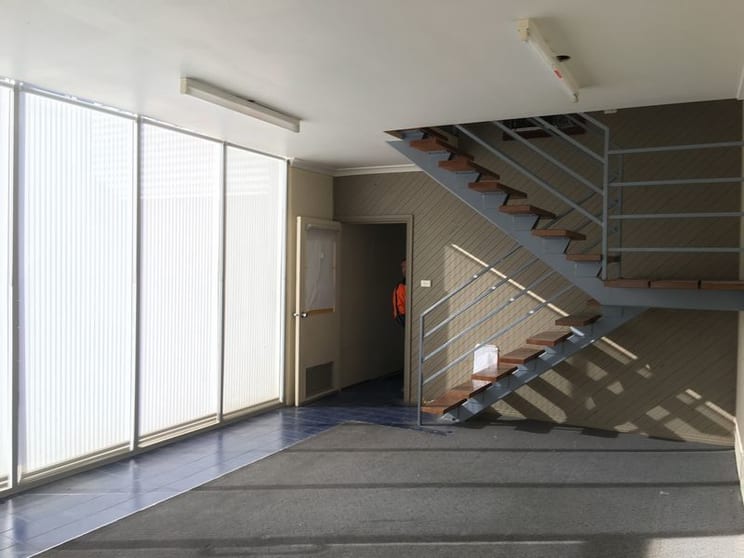 Click to view all images 2/21 Tower Court Noble Park VIC 3174 - Image 2