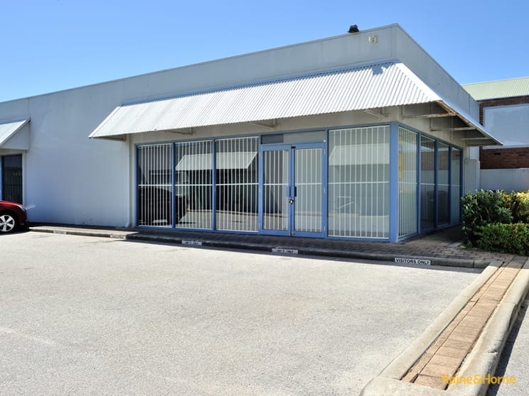 Click to view all images 6, 7 Cessnock Way Rockingham WA 6168 - Image 1