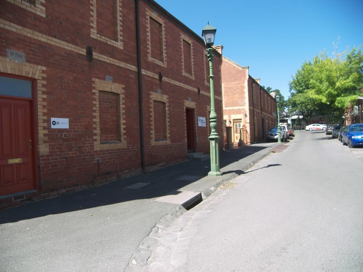 Click to view all images 2 Bushes Lane Bendigo VIC 3550 - Image 3
