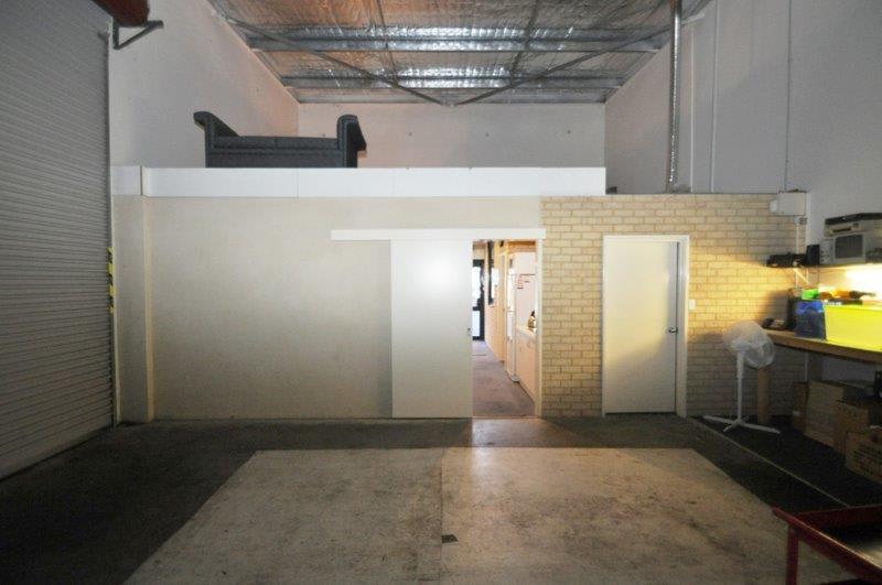 Click to view all images Unit 2/119 Mulgul Rd Malaga WA 6090 - Image 3