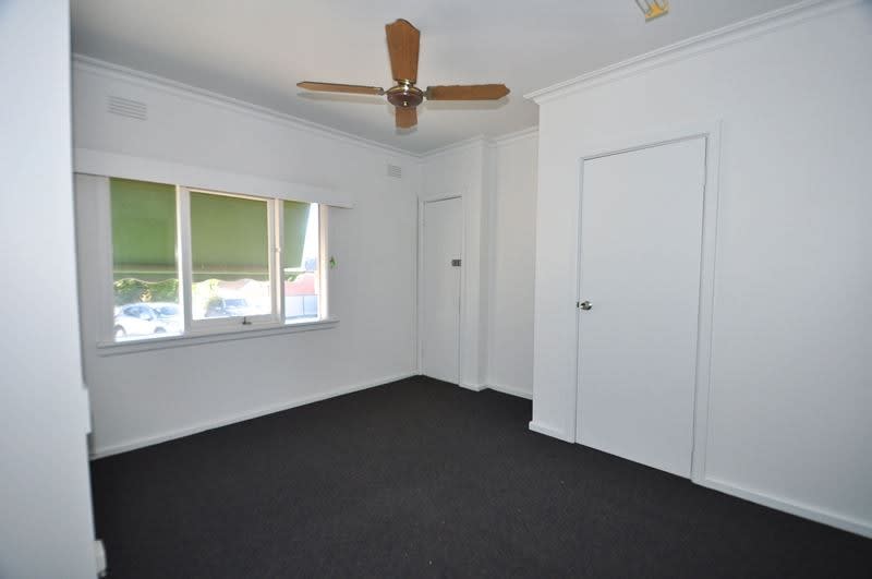 Click to view all images 122 Queen Street Bendigo VIC 3550 - Image 3
