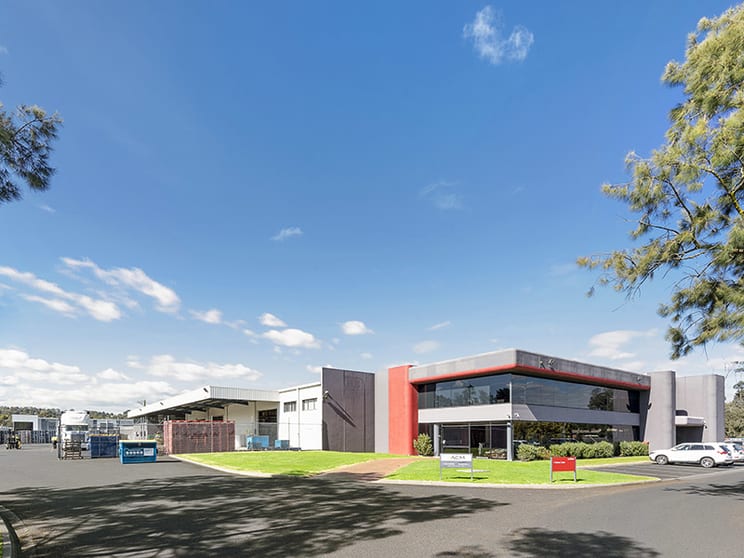 Click to view all images 308-310 Maroondah Highway Chirnside Park VIC 3116 - Image 2