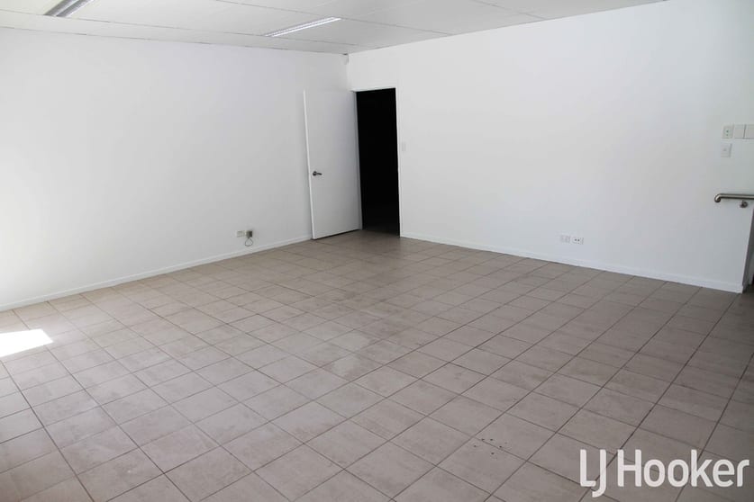 Click to view all images 3/11-15 Baylink Avenue Deception Bay QLD 4508 - Image 2
