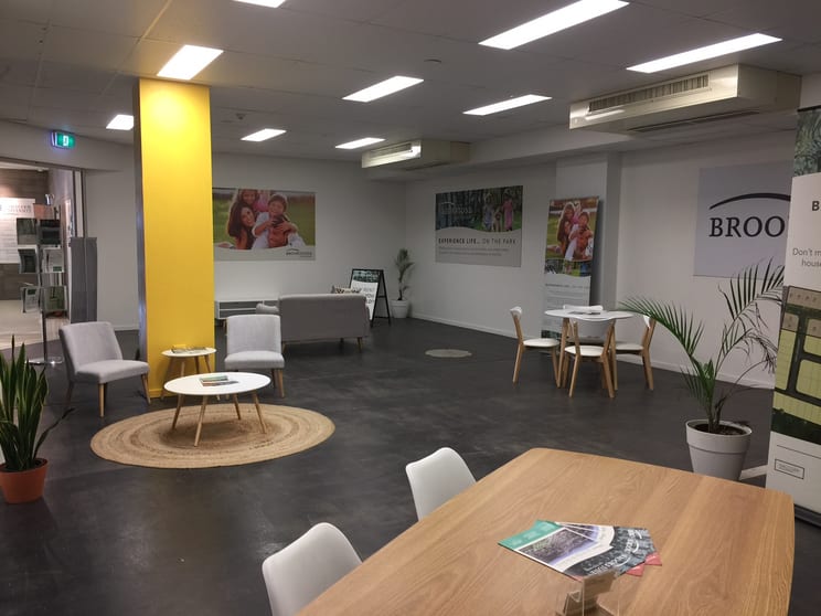 Click to view all images 2/385 Flinders Street Townsville City QLD 4810 - Image 1