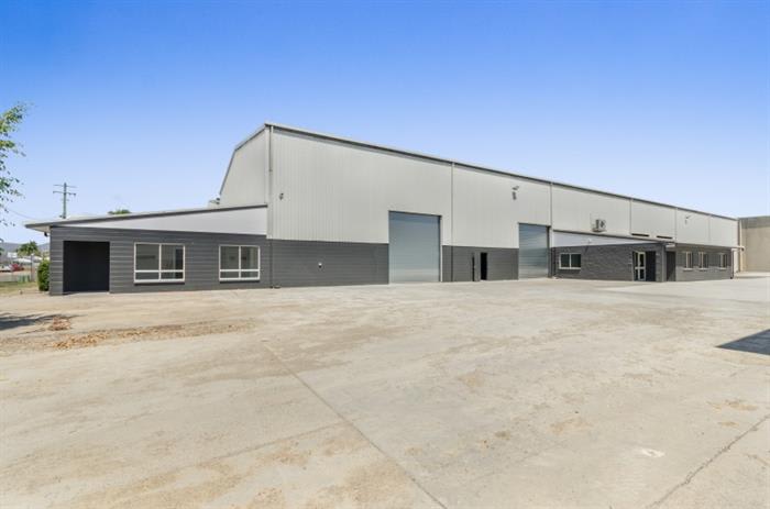Click to view all images 21 Carroll Street Mount Louisa QLD 4814 - Image 1