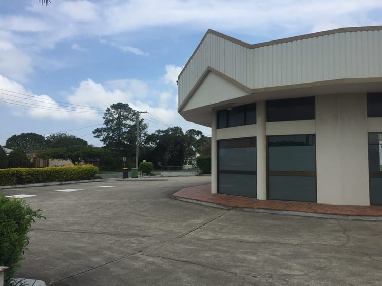 Click to view all images 16 Dixon Street Strathpine QLD 4500 - Image 2