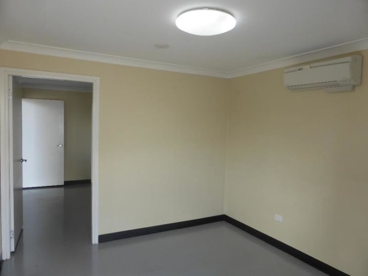 Click to view all images Unit 12/4 Carboni Court Dubbo NSW 2830 - Image 3